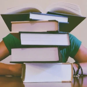 في حياتنا الجامعية، هناك يوم واحد على الأقل غلبك فيه النعاس، وبقيت طريح الفراش، وتخليت عن امتحانٍ قصيرٍ أو محاضرة مهمة لأجل ساعة نوم